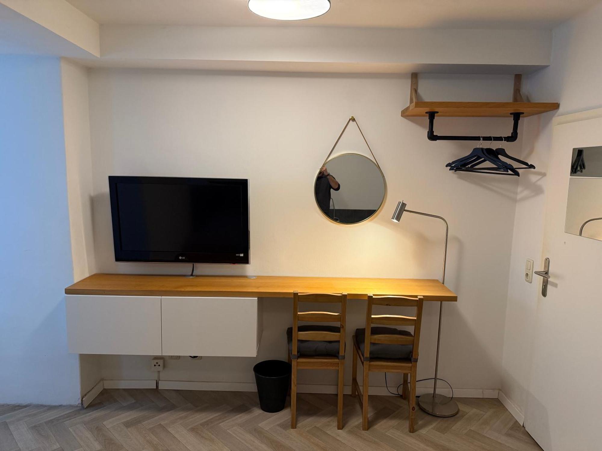 Zentrumsnahes Monteurszimmer Erfurt Eksteriør billede